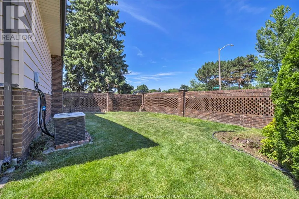 302 WOODRIDGE