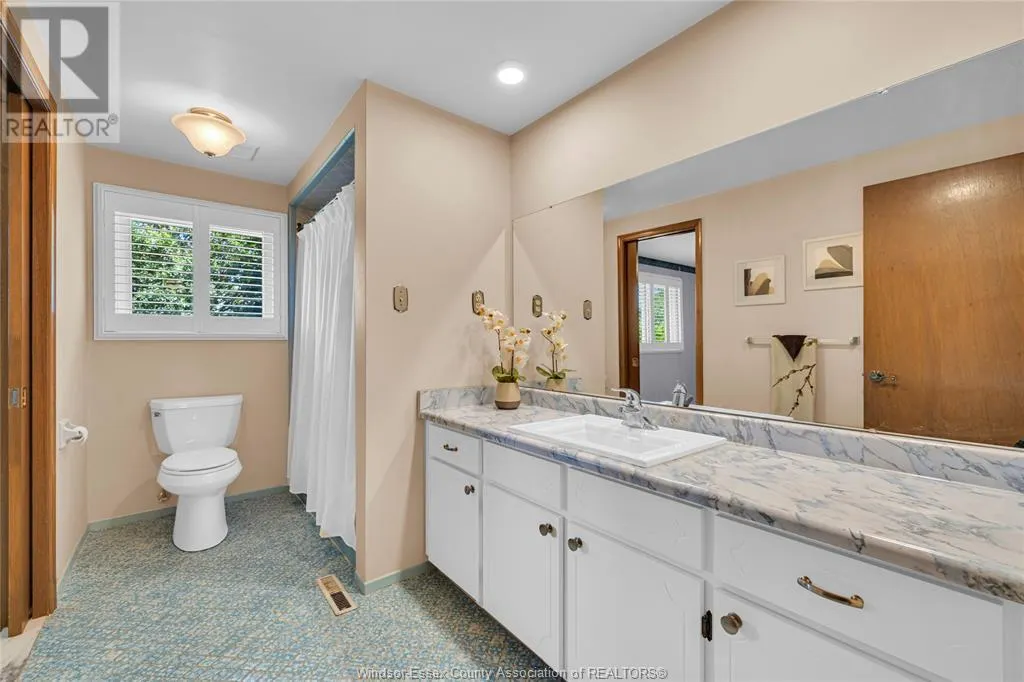 302 WOODRIDGE