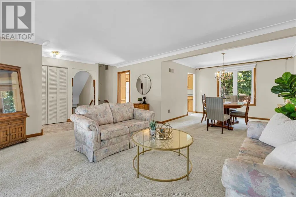302 WOODRIDGE