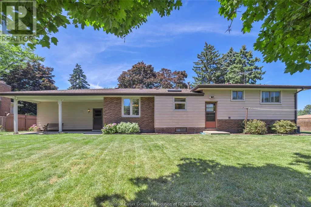 302 WOODRIDGE