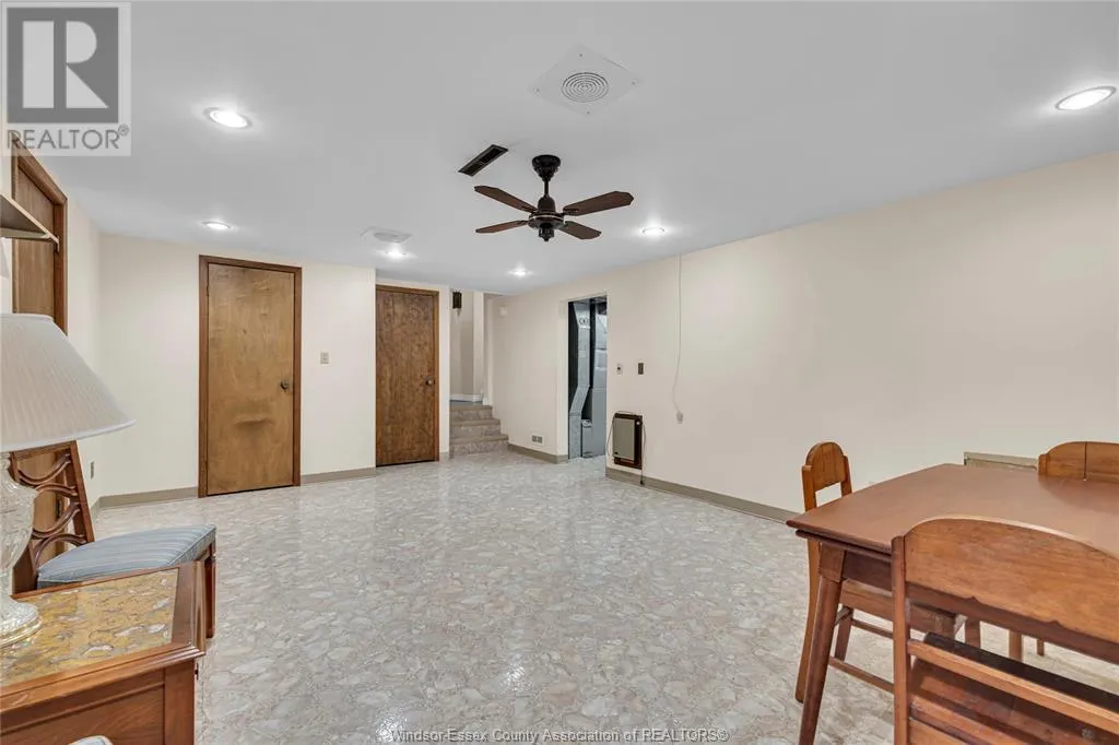 302 WOODRIDGE