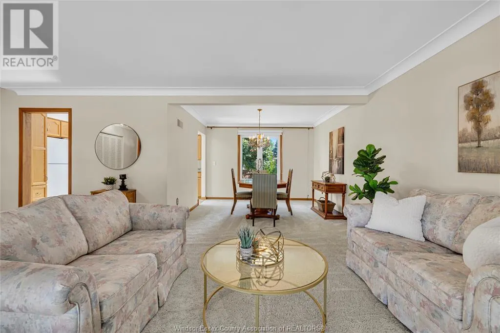 302 WOODRIDGE