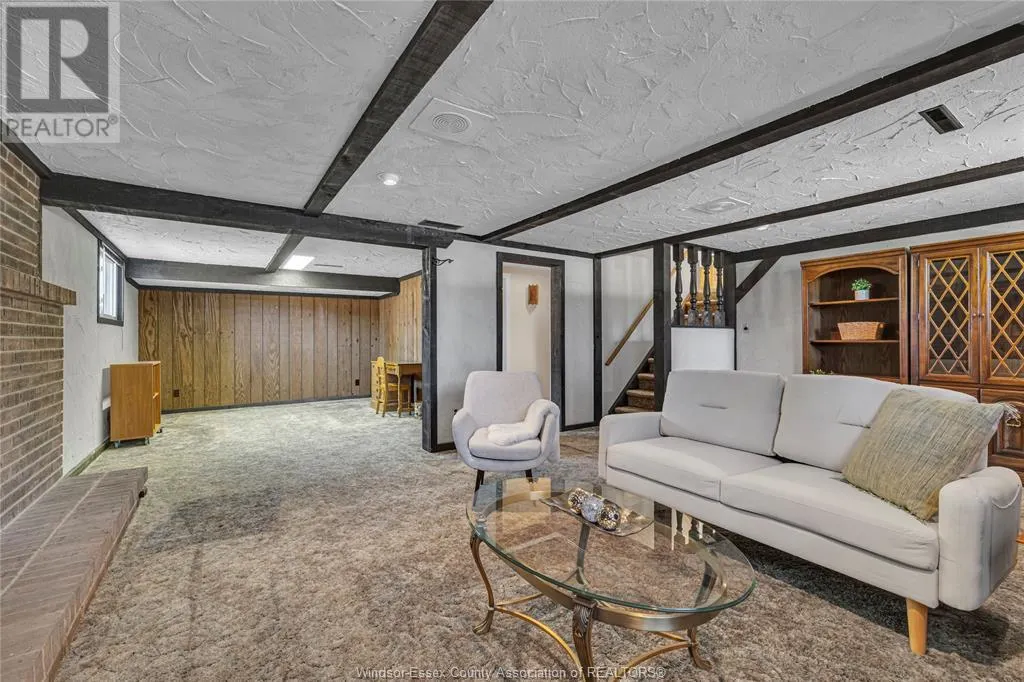 302 WOODRIDGE