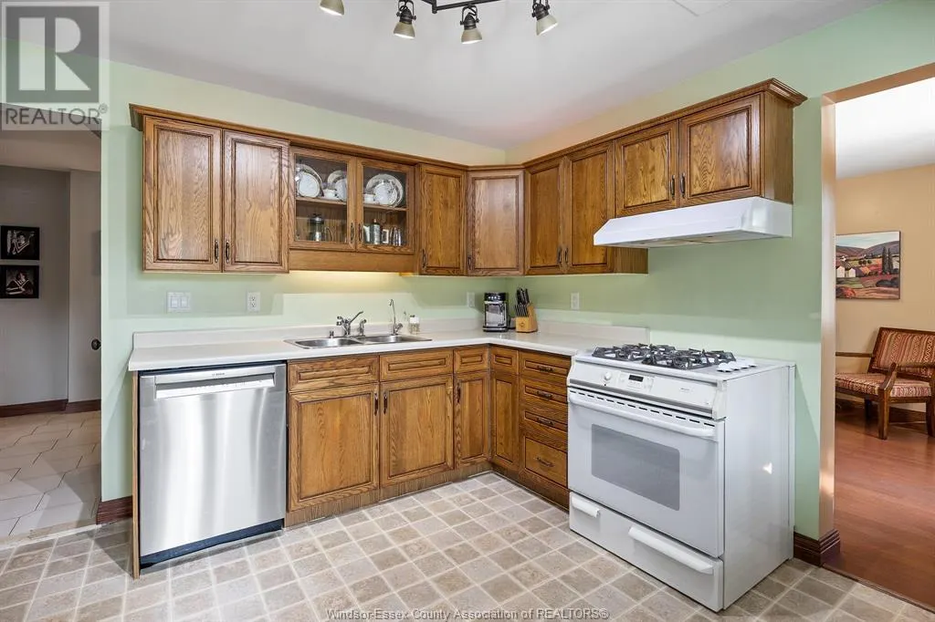 595 BRUNELLE