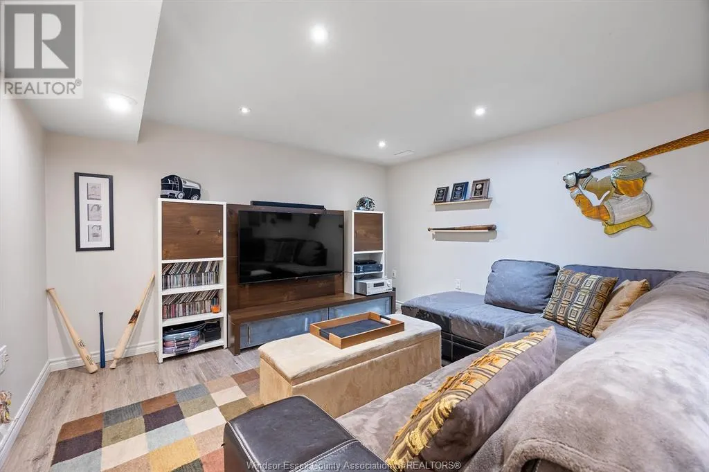 595 BRUNELLE