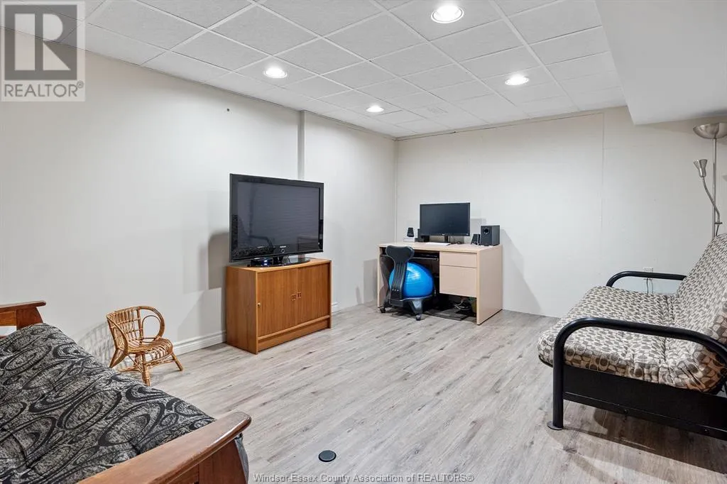 595 BRUNELLE