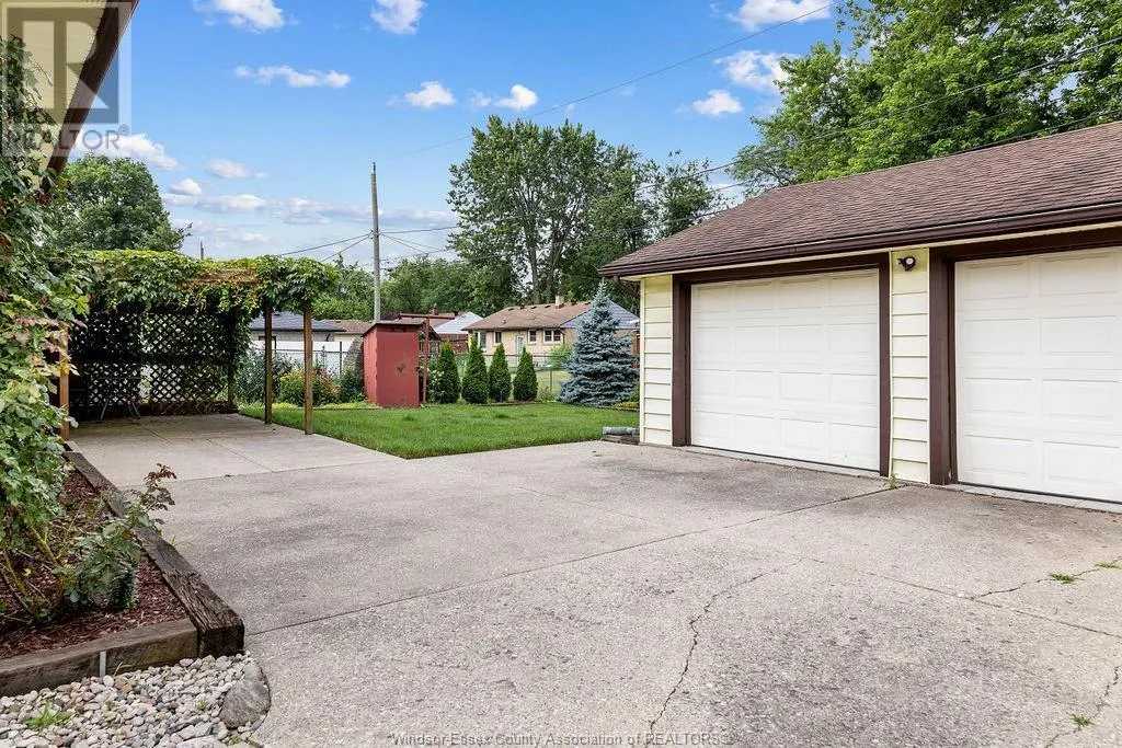 3545 GLENWOOD