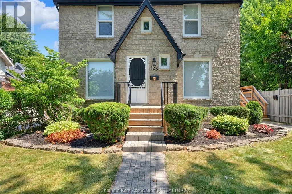 125 Victoria AVENUE