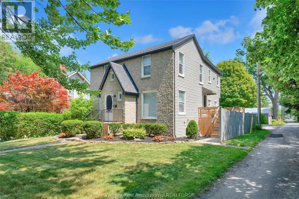 125 Victoria AVENUE