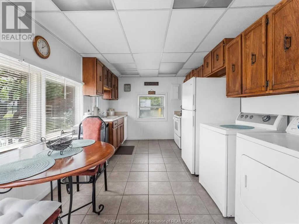 327 W. BELLE RIVER ROAD