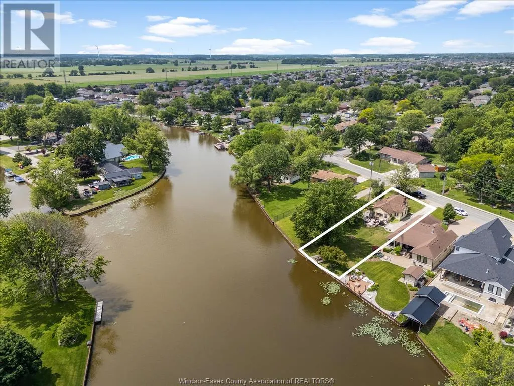 327 W. BELLE RIVER ROAD