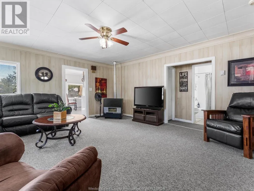 327 W. BELLE RIVER ROAD