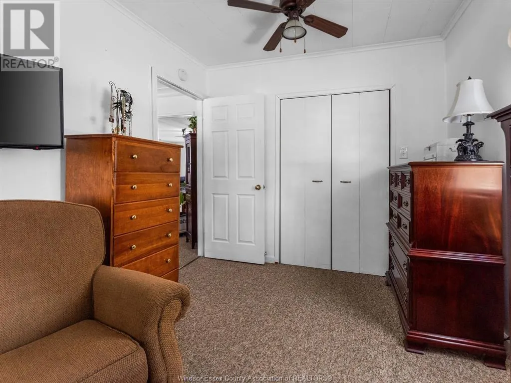 327 W. BELLE RIVER ROAD