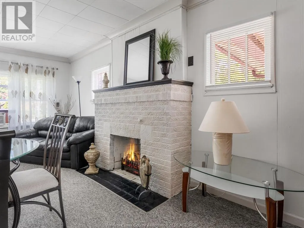 327 W. BELLE RIVER ROAD