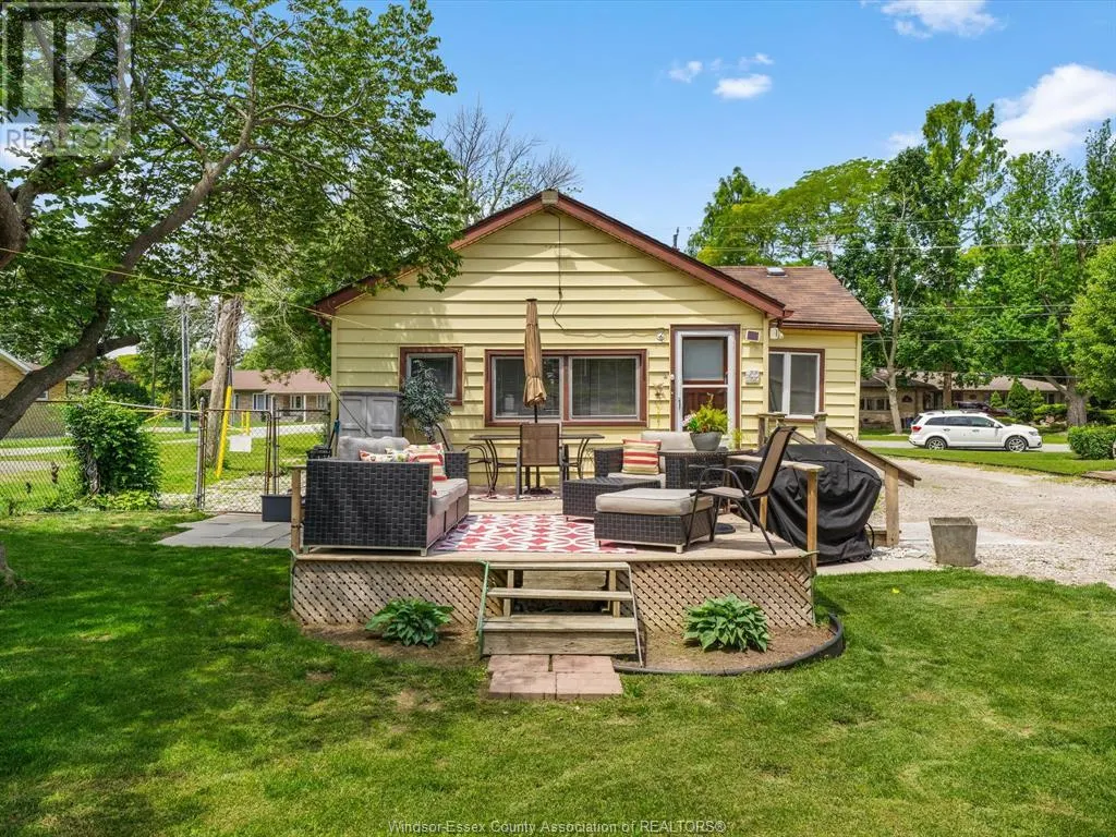 327 W. BELLE RIVER ROAD