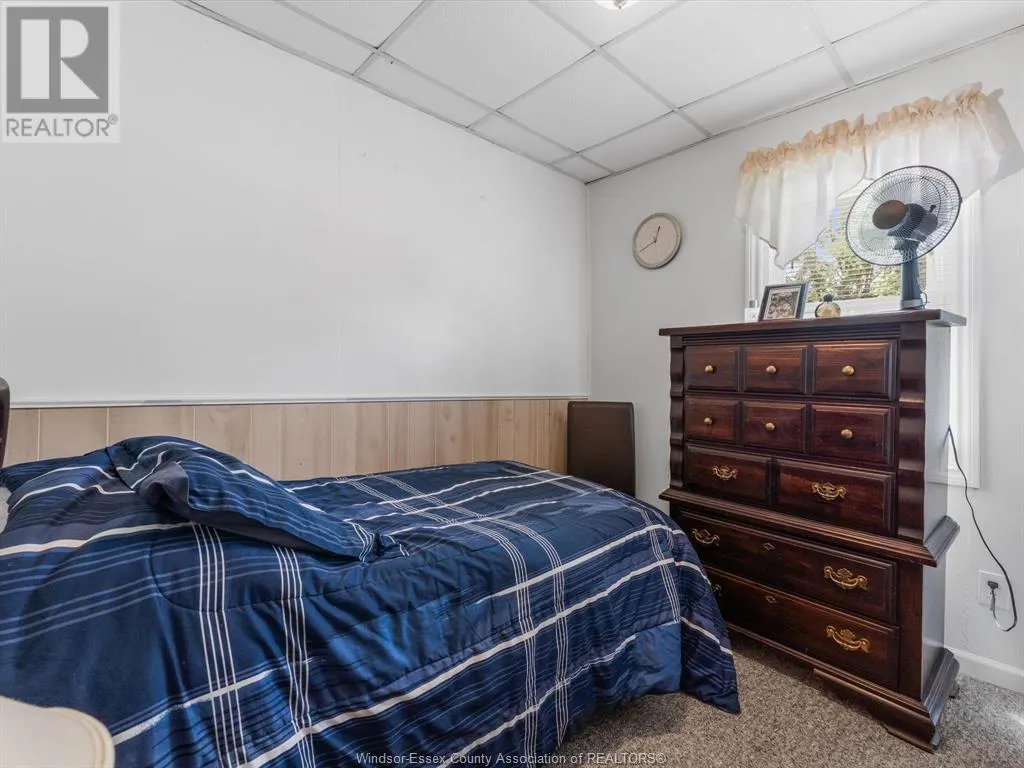 327 W. BELLE RIVER ROAD