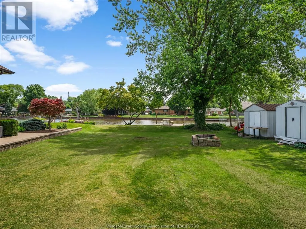 327 W. BELLE RIVER ROAD