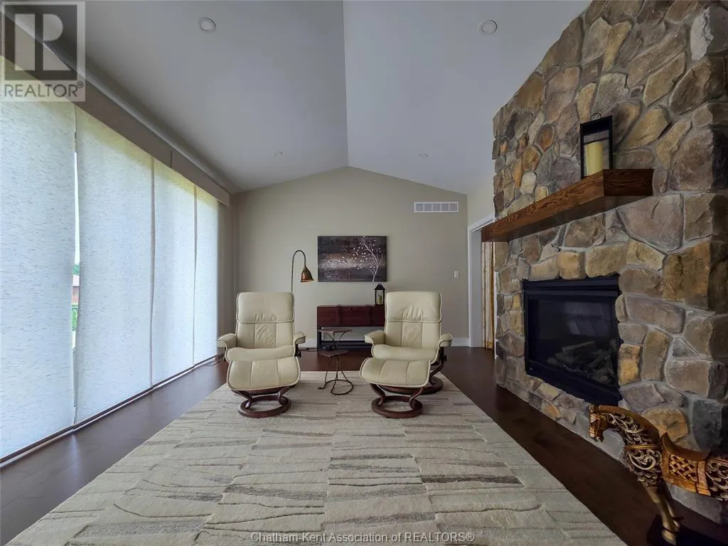 7 Tracy DRIVE