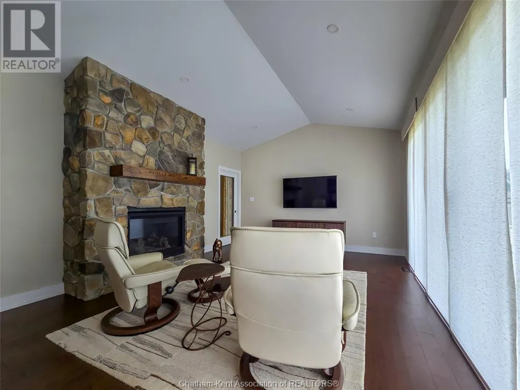 7 Tracy DRIVE