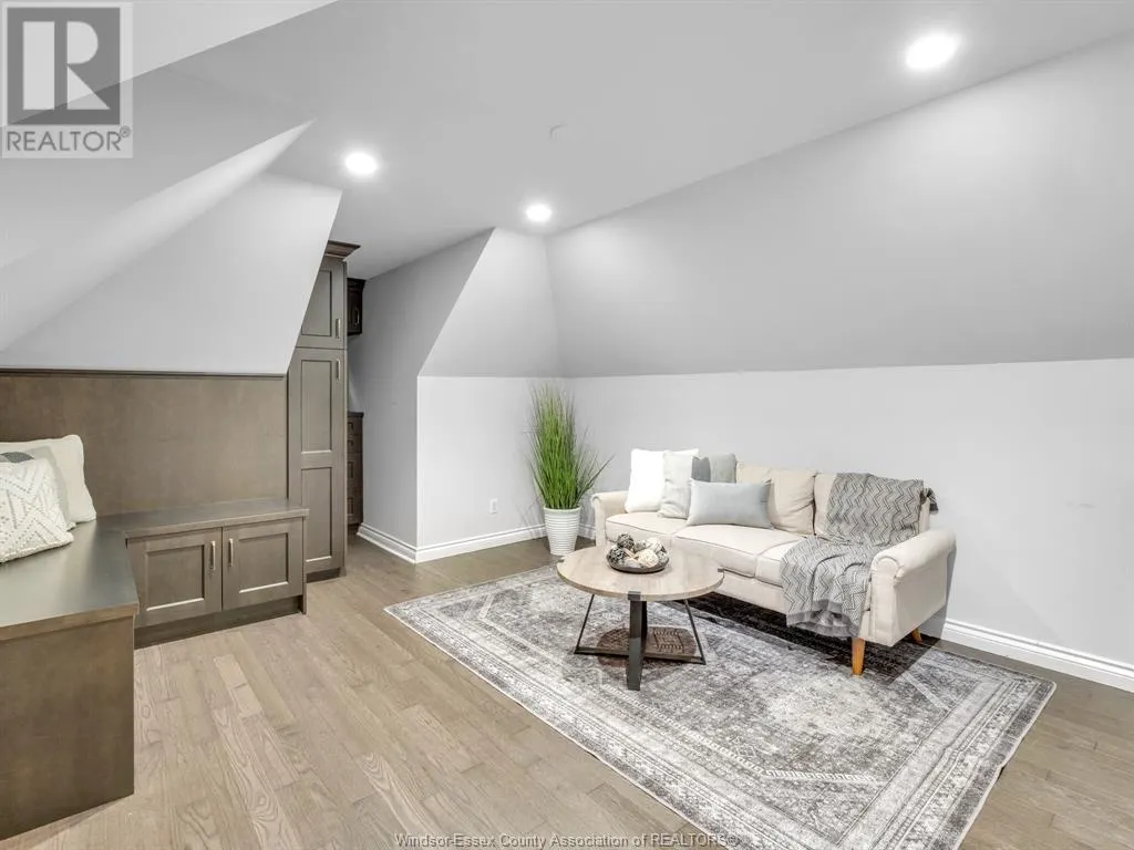 508 RIDGEVIEW
