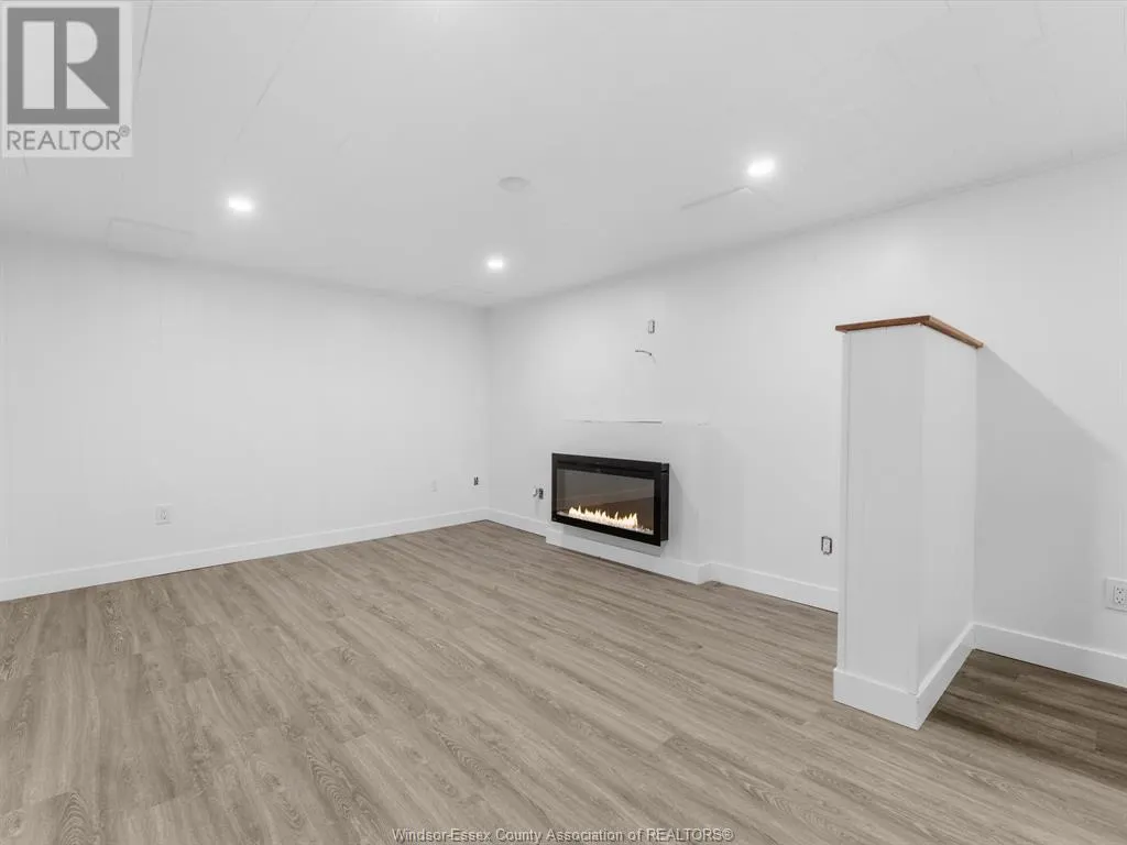 255 TALBOT STREET N Unit# 5