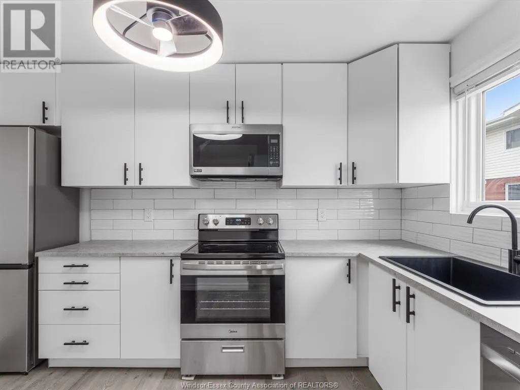 255 TALBOT STREET N Unit# 5