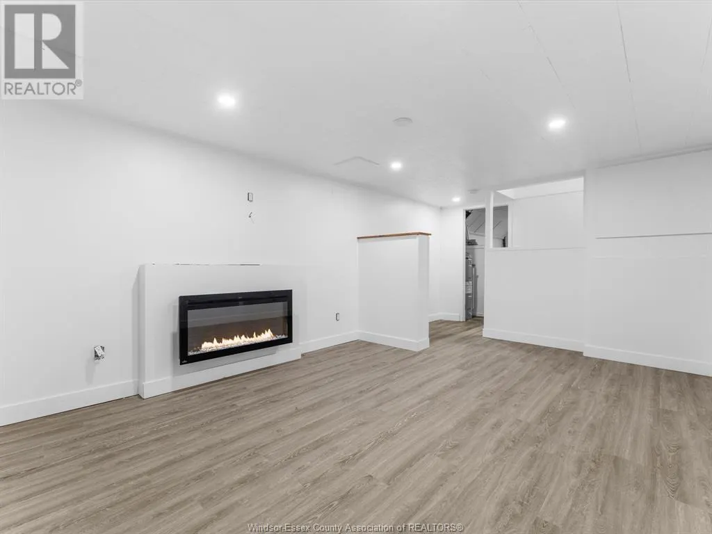 255 TALBOT STREET N Unit# 5