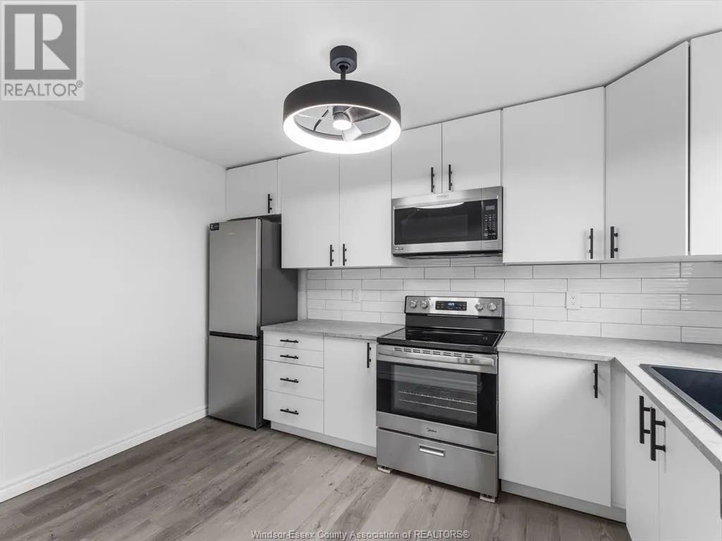 255 TALBOT STREET N Unit# 5