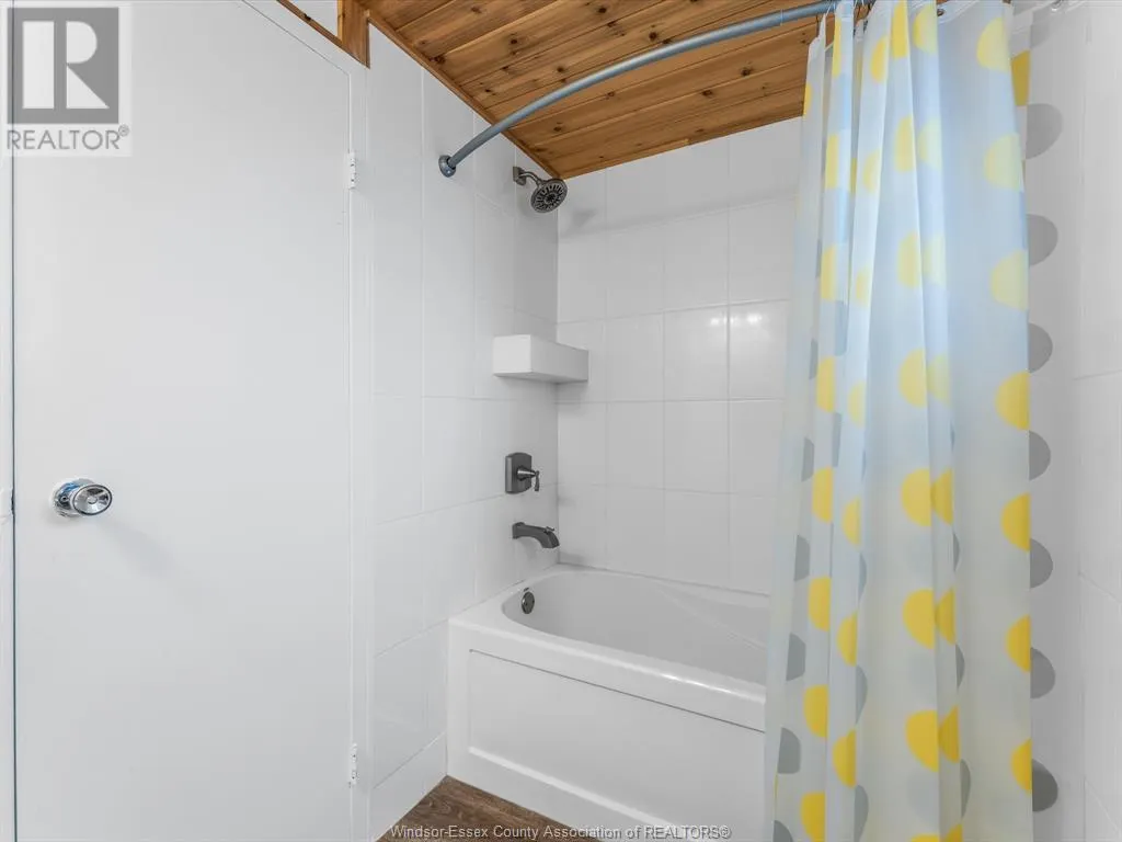 255 TALBOT STREET N Unit# 5