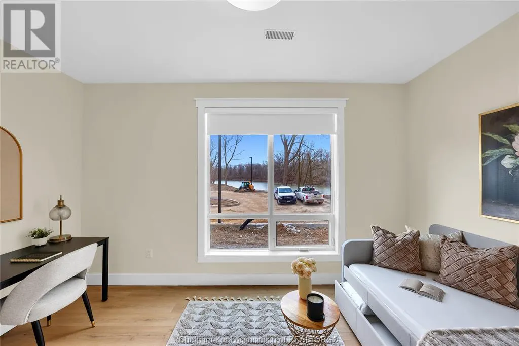 364 Grand AVENUE East Unit# 401