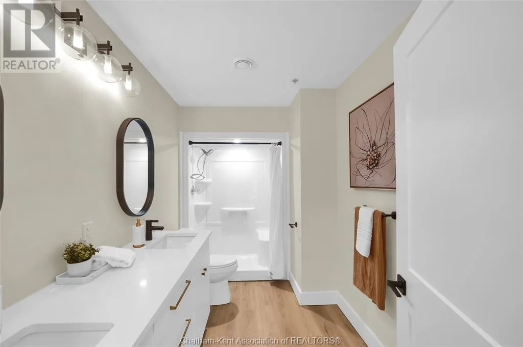 364 Grand AVENUE East Unit# 401