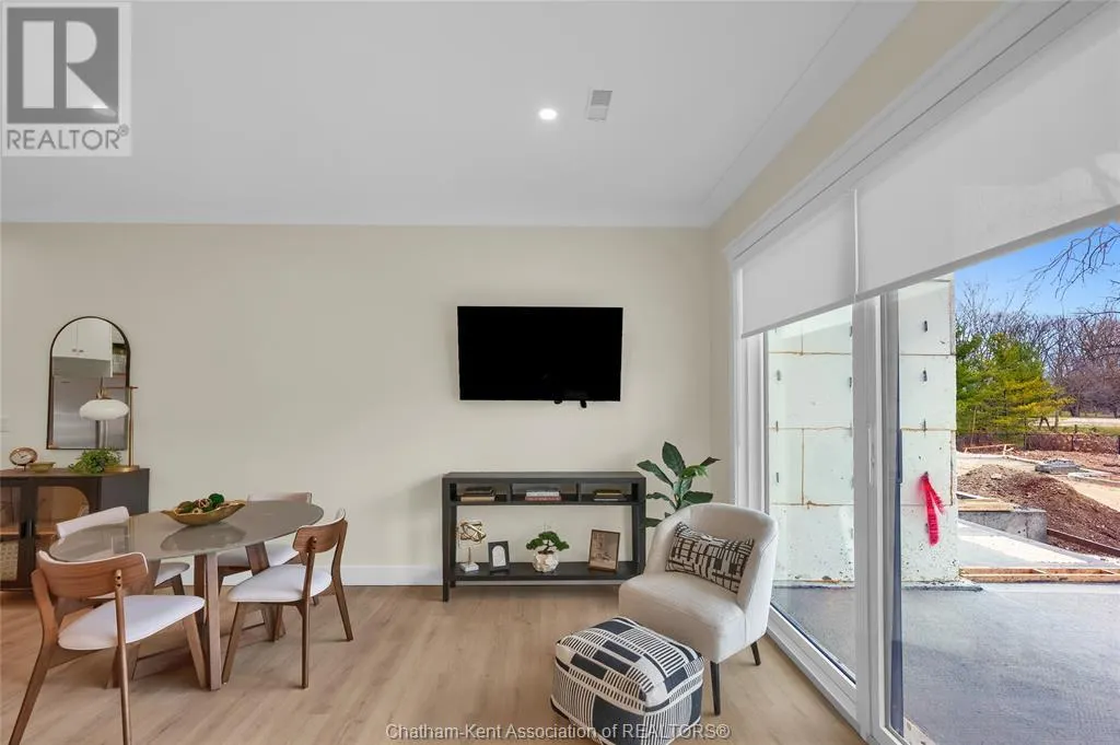 364 Grand AVENUE East Unit# 401