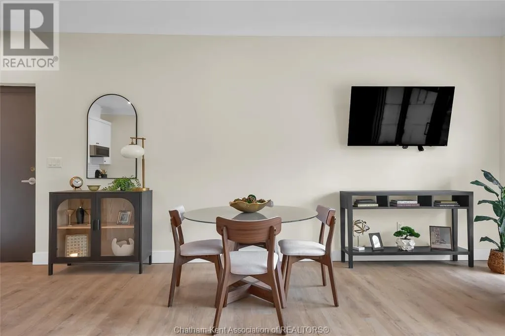 364 Grand AVENUE East Unit# 401