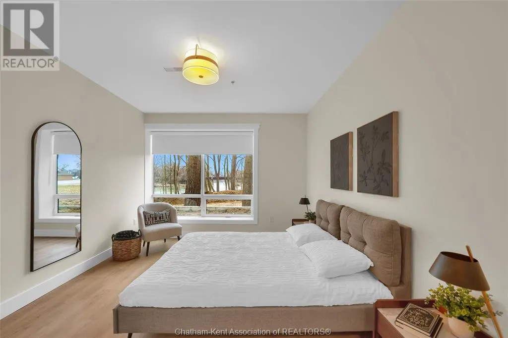 364 Grand AVENUE East Unit# 401
