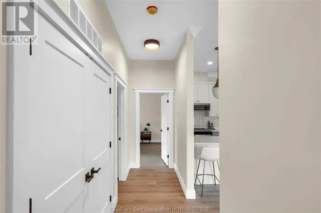 364 Grand AVENUE East Unit# 401