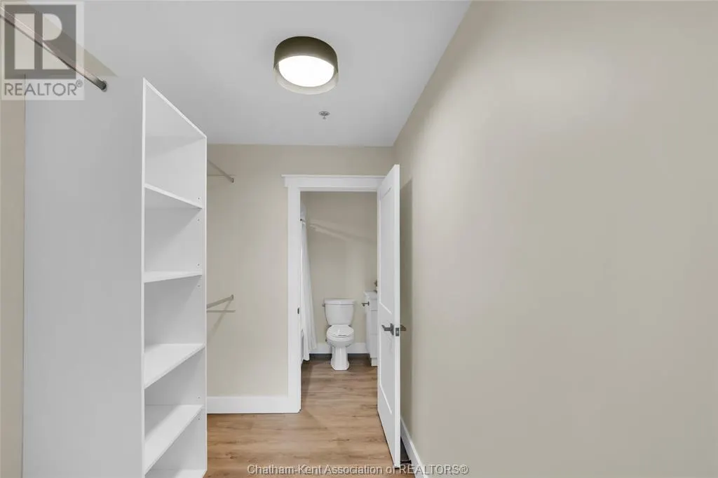 364 Grand AVENUE East Unit# 401