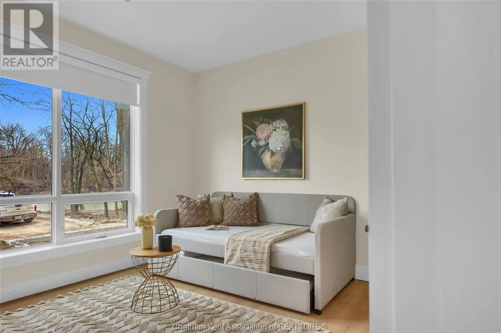 364 Grand AVENUE East Unit# 401