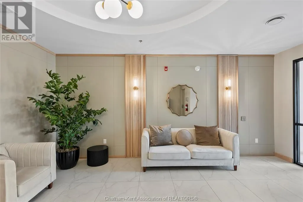 364 Grand AVENUE East Unit# 401