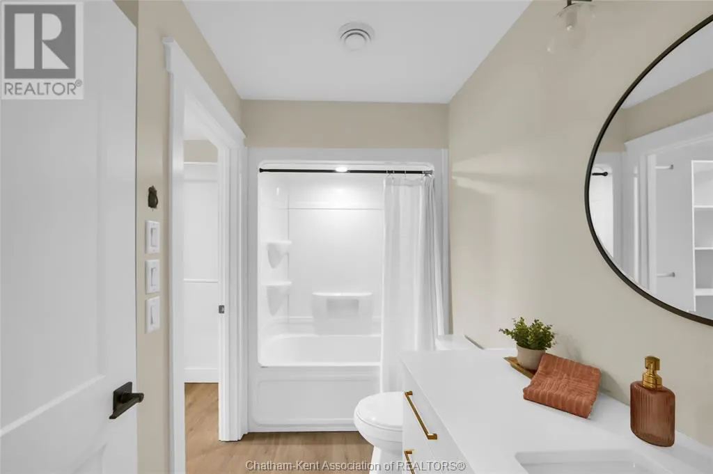 364 Grand AVENUE East Unit# 401