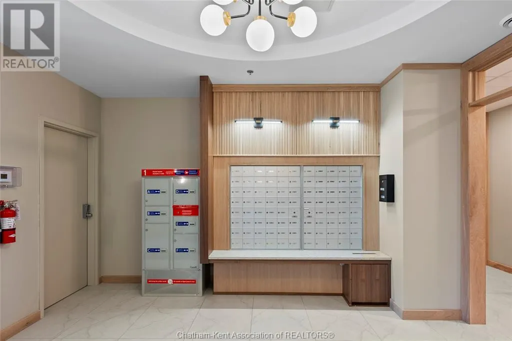 364 Grand AVENUE East Unit# 401
