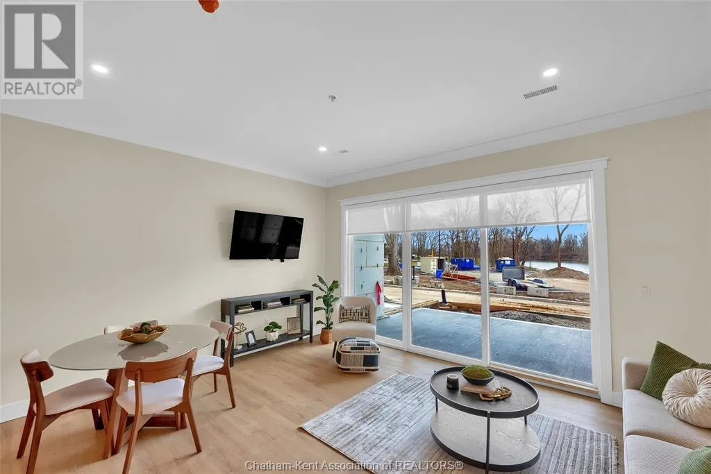 364 Grand AVENUE East Unit# 401