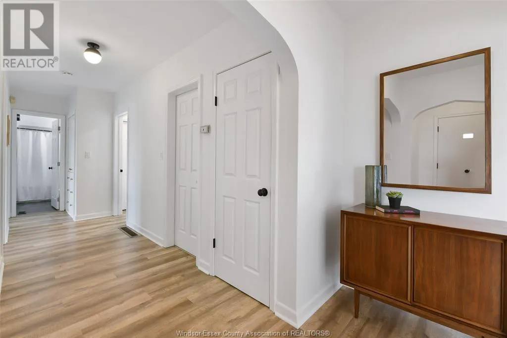 208 ROBSON