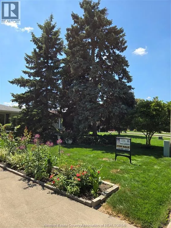 12139 PAPINEAU CRT