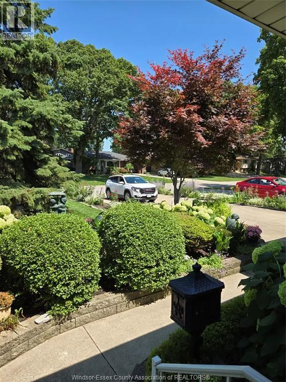 12139 PAPINEAU CRT