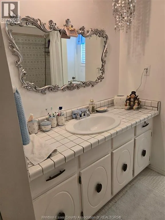12139 PAPINEAU CRT