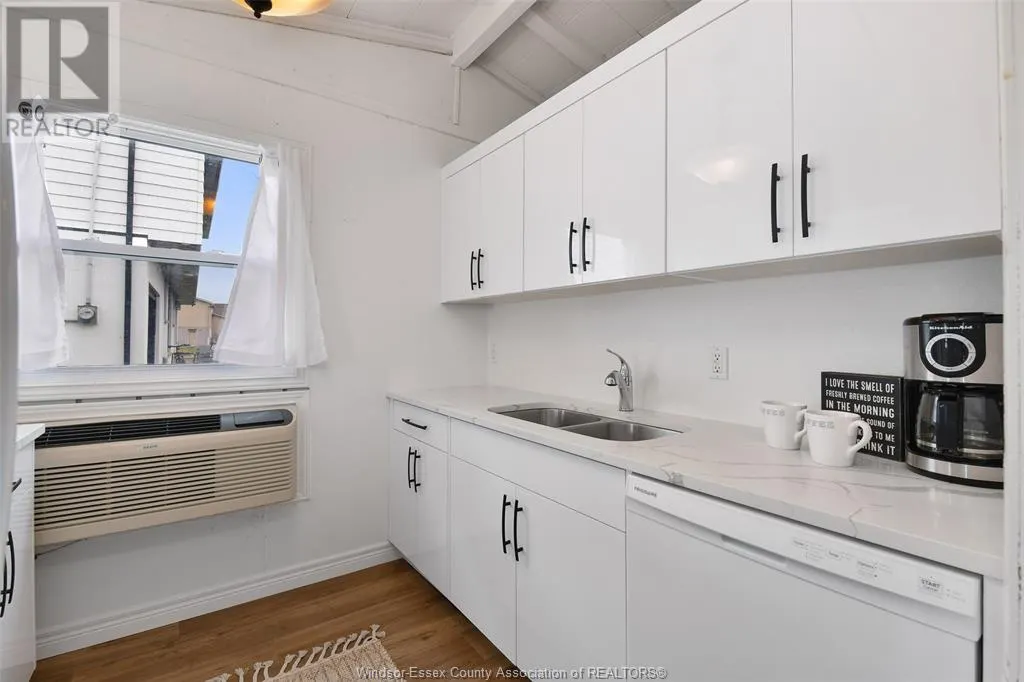 206 ROBSON