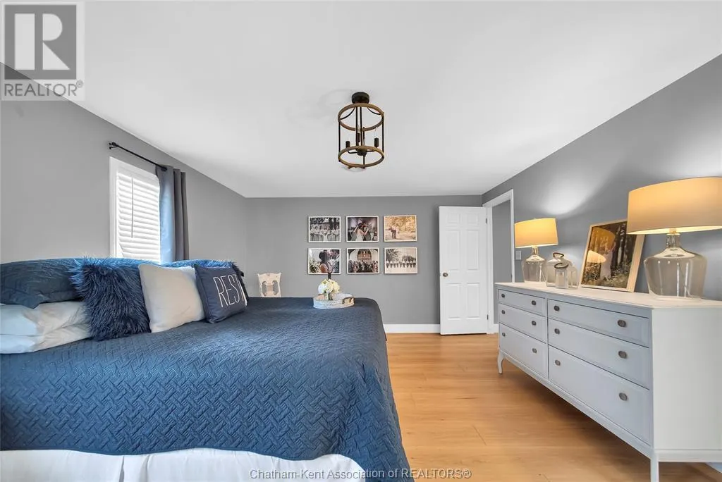 8 MOHAWK COURT