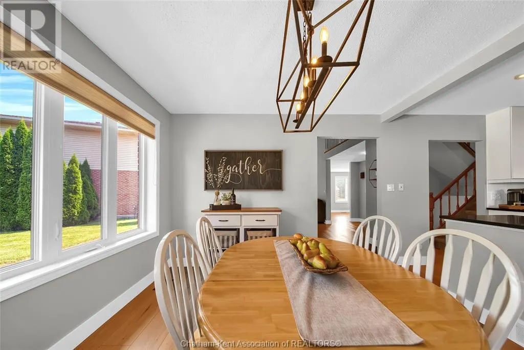 8 MOHAWK COURT