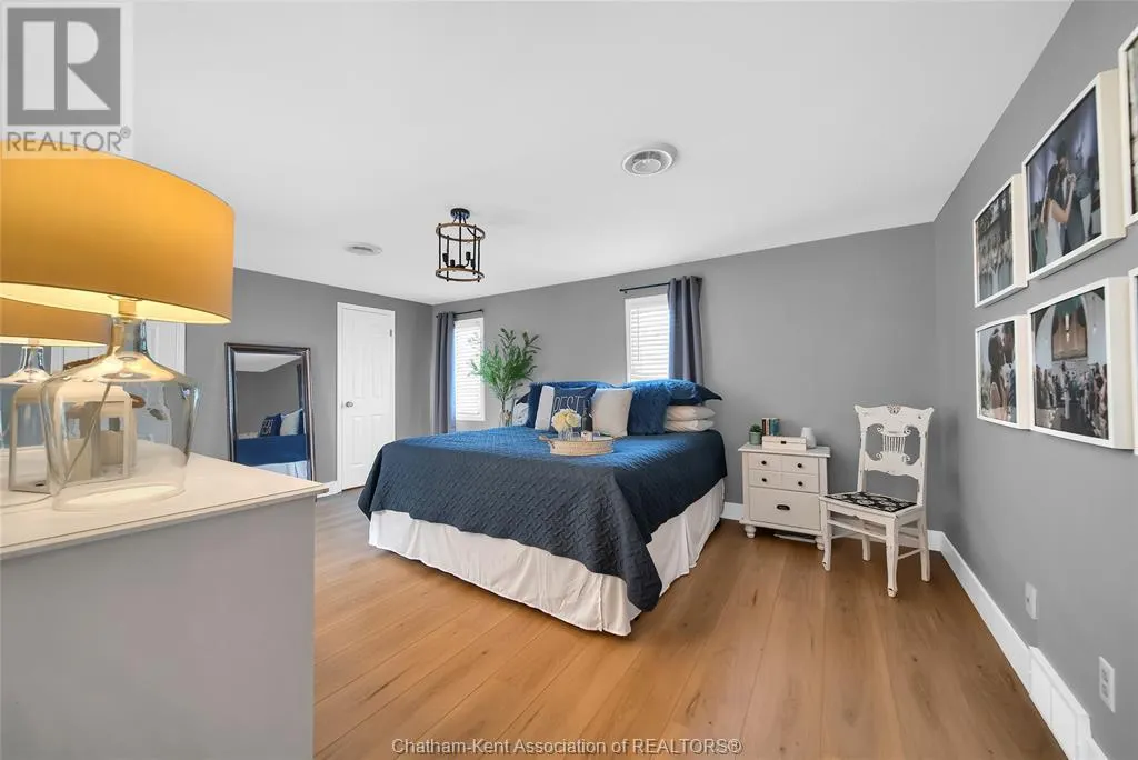 8 MOHAWK COURT