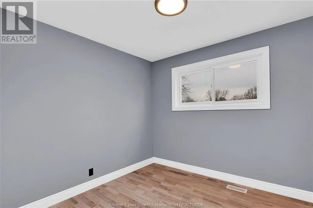 1547 CHERRYLAWN CRESCENT